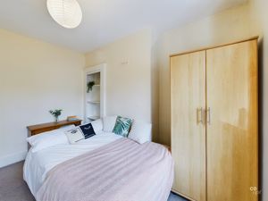 bed 5 - click for photo gallery